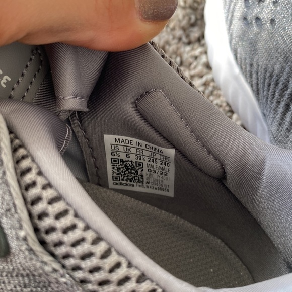 Adidas running shoes - Picture 4 of 4